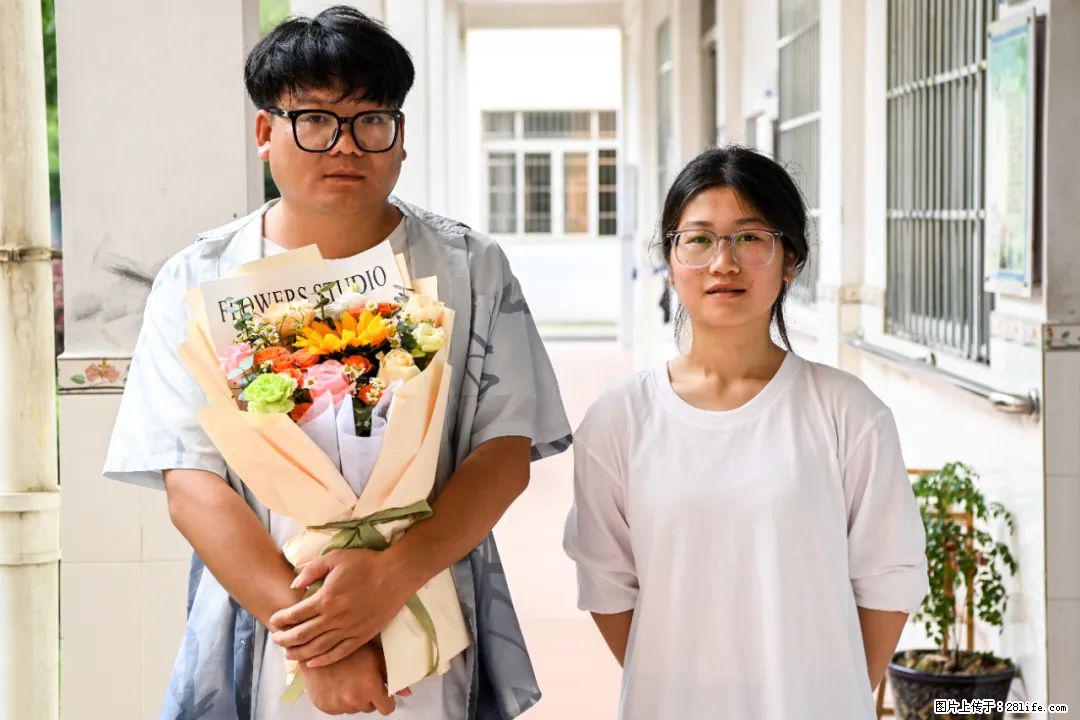 全网追的“扁担女孩”，找了一份暑假工，时薪12元 - 山南生活资讯 - 山南28生活网 sn.28life.com